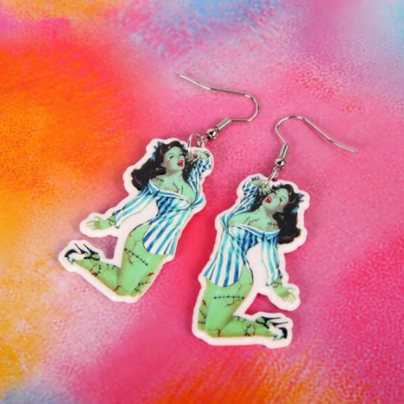 🧿 2 for $25 🧿 Spooky Zombie Pinup Babe Acrylic Dangle Earrings - Picture 5 of 7